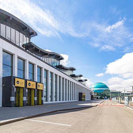 Caps Lock Airport Hotel Астана Екстериор снимка